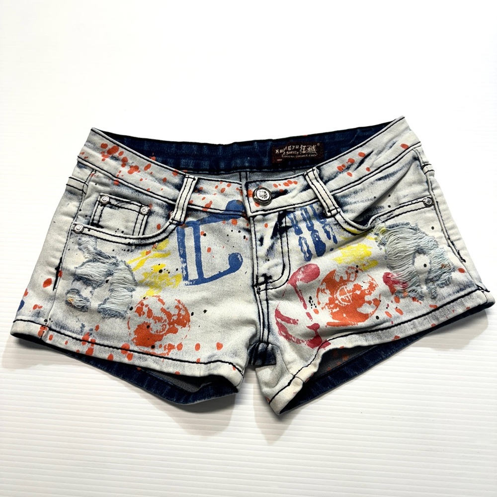 Xuaagyu Women’s Graffiti Painted Shorts Size Medium